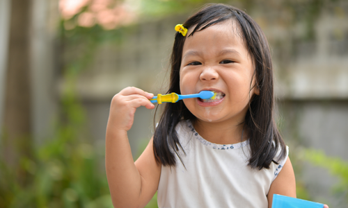 How Children’s Teeth Erupt and Fall Out?